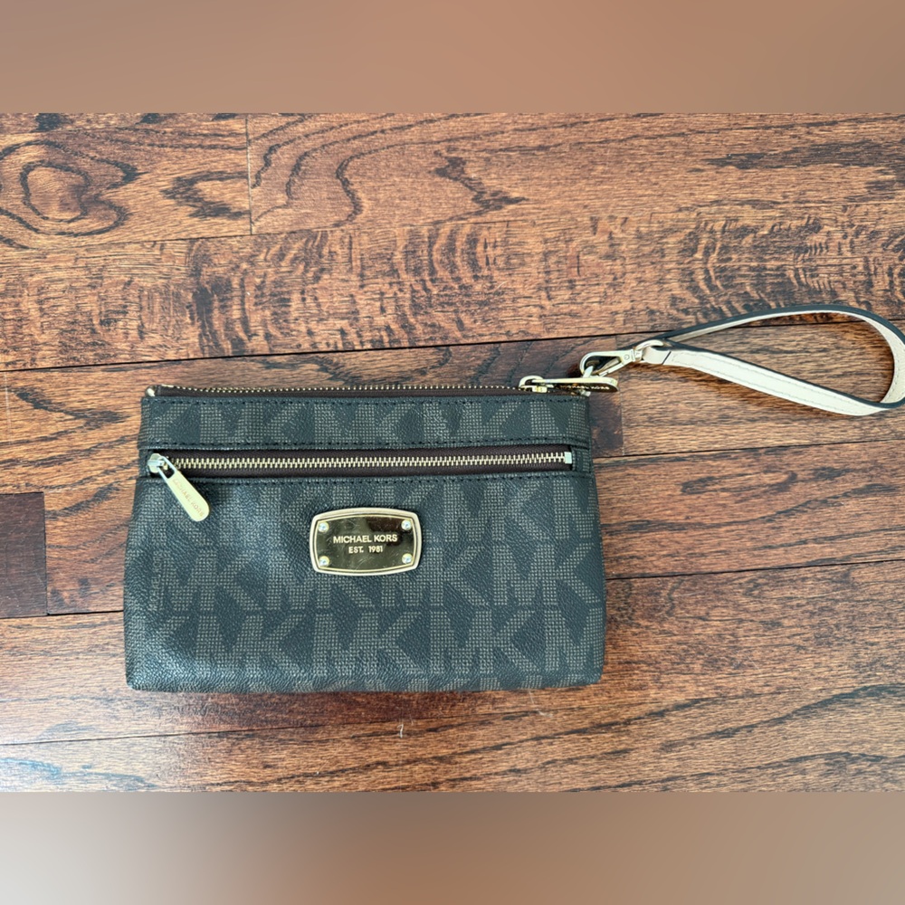Michael Kors Black and Gold Zip Wallet